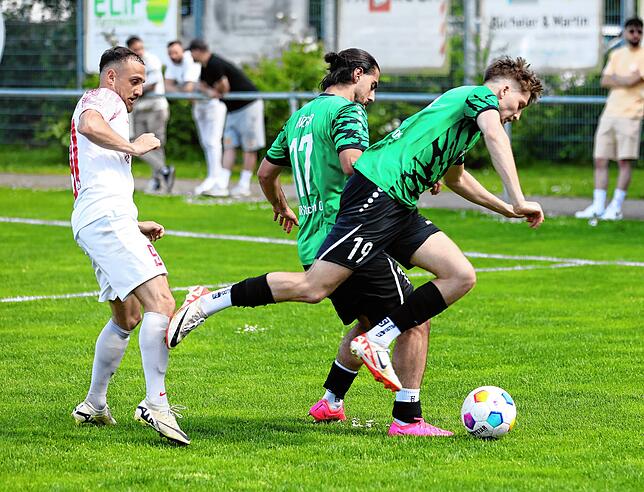 Bild 3: Vor Meisterfeier: Türk. SV Singen und VfR Stockach trennen sich 1:1. Wir haben die besten Bilder.