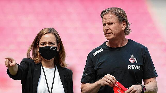 Kölns Trainer Markus Gisdol (rechts) kommt mit dem Bundesligisten zum neuntägigen Trainingslager nach Donaueschingen.