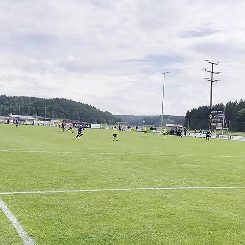 Connor Mitchell mit der Chance auf das fünfte Tor in der 26. Minute