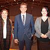 Die drei Bewerber zur Bürgermeisterwahl in der Gemeinde Wald stellten sich in der Zehn-Dörfer-Halle vor: (von links) Catharina Droßel, ...