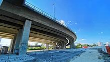 Die Baustelle unterhalb der Schänzlebrücke schreitet voran. Bereits seid Anfang des Jahres entsteht hier ein neuer Mobilitätsknotenpunkt ...