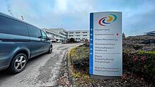 Relativ viele Menschen liegen mit dem Coronavirus im Schwarzwald-Baar-Klinikum, hier der Standort Donaueschingen. Doch das Virus ruft ...