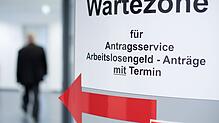 Das Warten für Berechtigte auf das Arbeitslosengeld für Juni hat bald ein Ende.