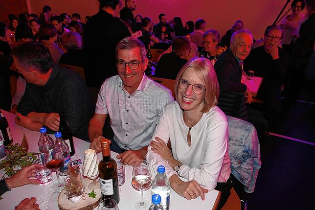 Bild 27: Buäbä & Maidli begeistern während dem 24. Showkonzert der Feuerwehrkapelle Pfohren das Publikum
