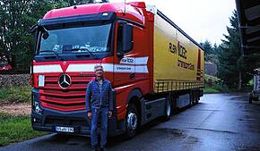Die roten Lastwagen mit dem gelben Auflieger der Spedition Vogt werden aus dem Verkehr verschwunden. Harald Vogt musste eine schwere ...