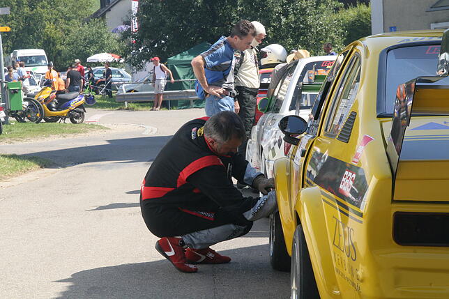 Bild 18: Bergrennen in Oberhallau: Laute Motoren, rasante Fahrten und Rekorde &ndash; wir haben die Bilder!
