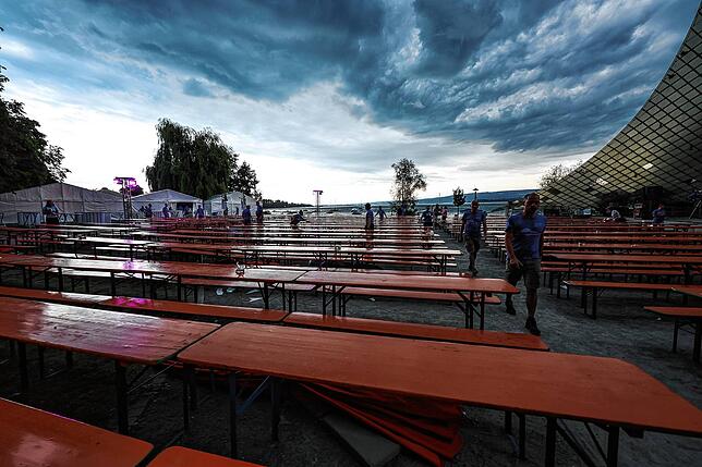 Bild 1: Hausherrenfest wegen Unwetterwarnung abgebrochen – Hier sind die Bilder