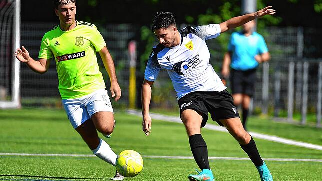 Unglücklich: Massimo De Franco (rechts) kassierte mit dem FSV Rheinfelden bei der U23 des Freiburger FC eine schmerzliche 1:2-Niederlage.