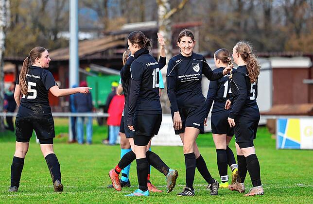 Bild 12: Unsere Bildergalerie vom Frauen-Bezirksliga-Spitzenspiel zwischen Kirchen-Hausen und Wolterdingen