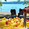 Ein Strandbadbesuch ist für viele erst mit Pommes komplett. Was kostet der Snack in Konstanz, Allensbach und Reichenau und wie viel ...