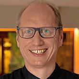 Der Koch: Bernhard König, ist seit Jahren schon der Küchendirektor im renommierten Parkhotel in Hinterzarten. Der Südland Koch ist auch ...