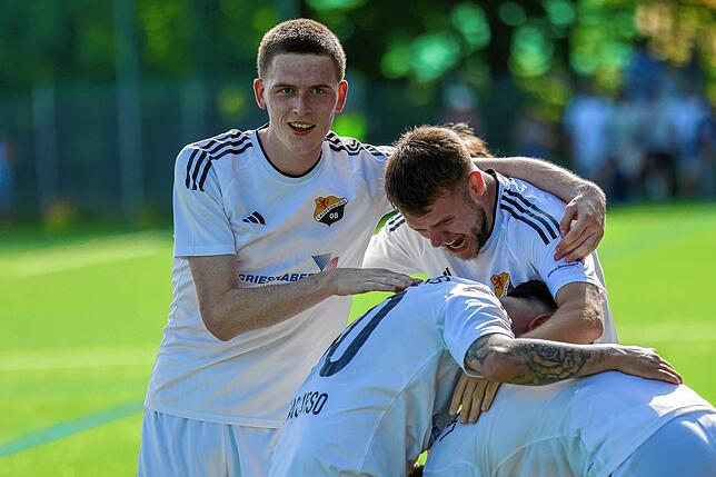 Bild 26: SV 08 Laufenburg siegt 5:2 im ersten Relegationsspiel beim FC Pfaffenweiler – wir haben Fotos!