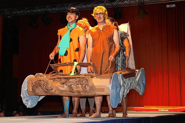 Bild 8: Bilder von der Turngala in Güttingen