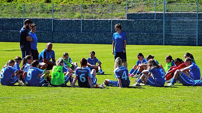 Die B-Juniorinnen des Hegauer FV (hier beim DFB-Pokal-Spiel gegen Greuther Fürth im September 2024) treffen am Feiertag auf den SC Freiburg.