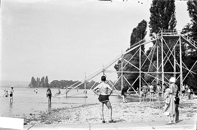 Um 1927 stand am „Hörnle“ eine große hölzerne Rutsche.