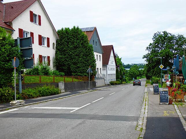 Der Breitbandausbau an der Ortsdurchfahrt von Ittendorf durch den Zweckverband Breitband Bodenseekreis (ZvBB) ist mittlerweile soweit ...