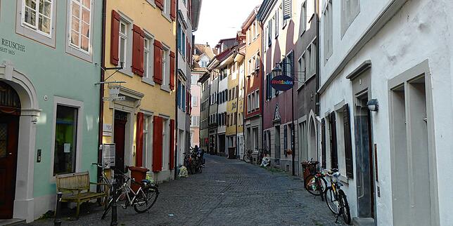 Bild 4: Wie lebt es sich in Konstanz? Rundgang durch die verwinkelten Gässchen der Niederburg &ndash; dem ältesten Stadtteil von Konstanz