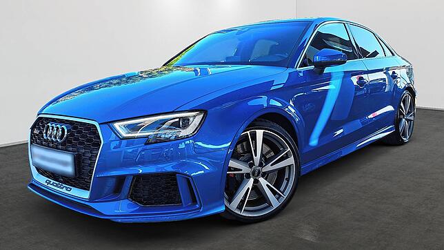 Ein Mann hat in Albbruck einen 48.000 Euro teuren Audi RS3 (hier ein Originalbild des Fahrzeugs) für eine Probefahrt ausgeliehen und ist ...