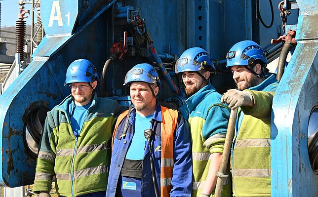 Bild 1: Trafotransport: So kommt der 300-Tonnen-Koloss nach Gurtweil zum Umspannwerk