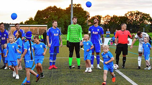 Bild 2: FC Wehr siegt 5:1 im historischen Pokalduell bei der SpVgg Brennet-Öflingen – und wir haben Fotos!