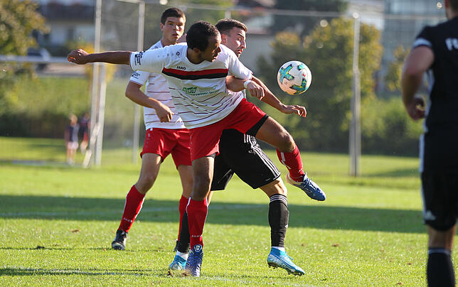 Patrick Koch vorne (SG) gegen Filip Cvetanovic (FC)