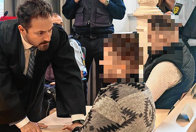 Die Angeklagten schwiegen vor Gericht zu den Vorwürfen.