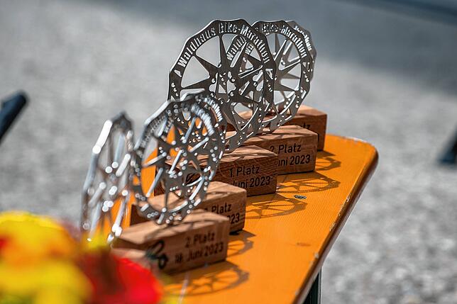 Anreiz: Beim Waldhaus-Bikemarathon warten am Sonntag wieder ganz speziell gefertigte Preise auf die Gewinner.