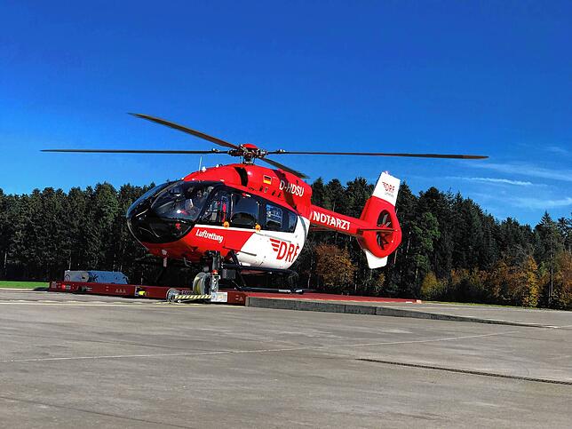 Christoph 11 an der Station in Villingen-Schwenningen im April 2023. Der Rettungshubschrauber ist der einzige in Baden-Württemberg, der ...