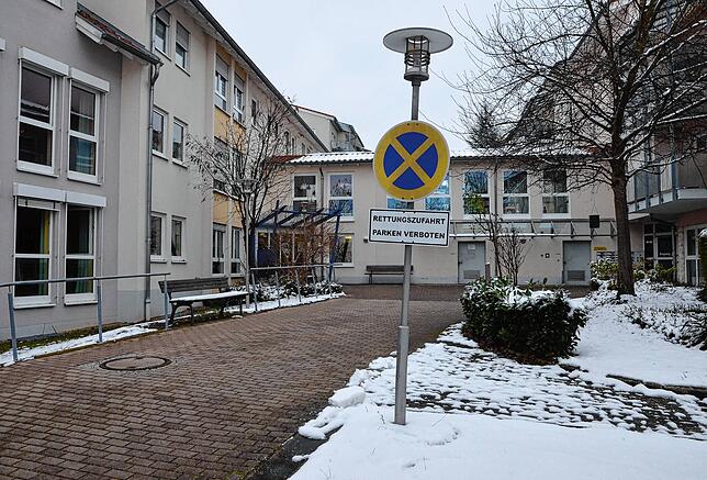 Eigentlich sollten die Bewohner im Januar gegen das Corona-Virus geimpft werden. Wann der Besuch des mobilen Impfteams stattfinden kann, ...