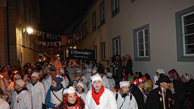 Bild 16: Schmotziger Dunschtig: Tausende Konstanzer nehmen am Hemdglonker teil