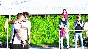 Erfolgreiches Duo: Johannes Baumgartner (links) traf doppelt, Marco Hanser gar dreifach für die SG FC Wehr/Brennet, die sich mit 7:1 ...