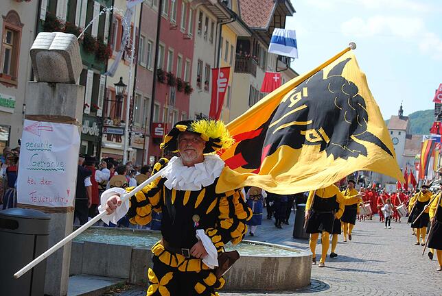Bild 33: Bilder vom Jubiläumsumzug der 550. Waldshuter Chilbi mit 2000 Teilnehmern