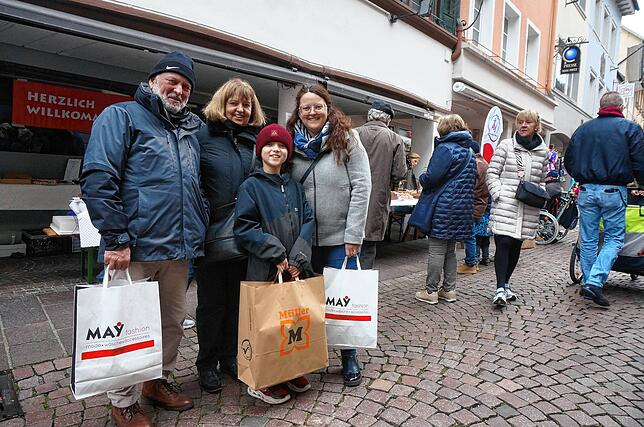 Auf dem Marktplatz standen Foodtrucks und in der Fußgängerzone zeigten hiesige Autohäuser ihre Modelle.