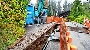 Schon ganz schön weit sind die Arbeiten am Nahwärmenetz in der Belchenstraße gediehen – und auch in Richtung Taunusstraße haben die ...