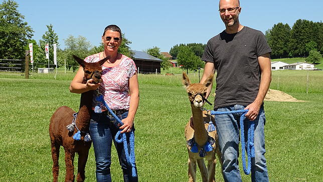 &bdquo;Rocco&ldquo;, Rosina Pfeifer, &bdquo;Heavens King&ldquo; und Jürgen Pfeifer (von links) verstehen sich prima. Dass die Tiere ...
