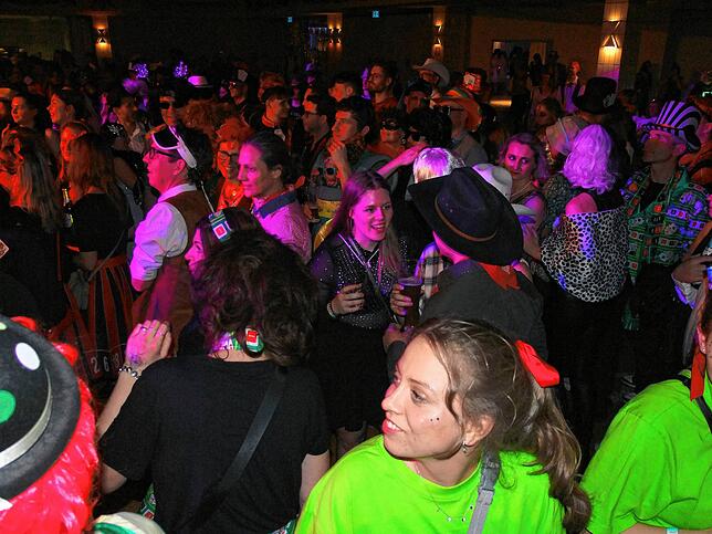Bild 30: Viva Las Vegas &ndash; Bilder vom Holzhauerball im Milchwerk (2)