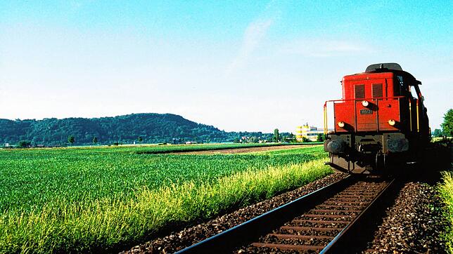Der letzte Zug der SBB war vor vor über 25 Jahren auf der Strecke Singen-Etzwillen anno 1996 unterwegs. Danach sollte die Strecke nach ...