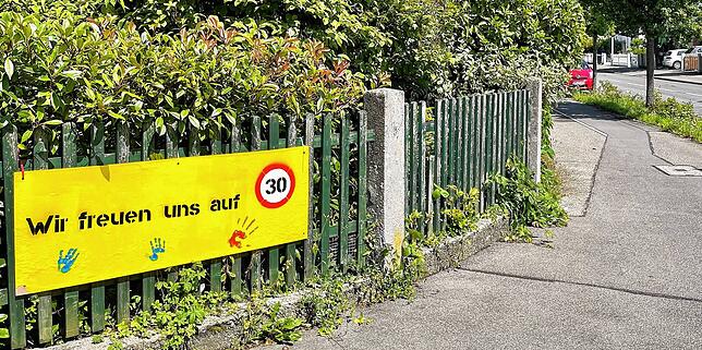 Die Anwohner der Allmannsdorfer Straße zeigen ganz klar: Wir wünschen uns hier eine 30er-Zone.