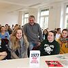 Der frühere Polizist Wolfgang Seliger erzählt Schülern der 13. Jahrgangsstufe an der Mettnau-Schule vom Terror, den die Rote Armee ...