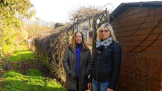 Brigitte Chapelier und Martina Loth-Haas zählen zu den Kleingärtnern, die beschlossen haben, ihre Anlage zu verteidigen und die ...