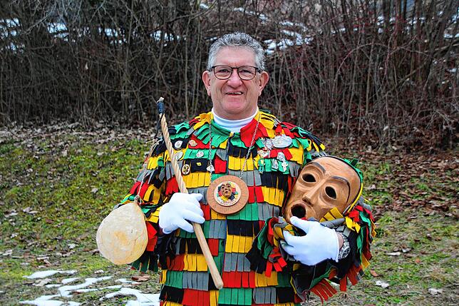 Arnfried Winterhalder ist Ehrenzunftmeister in der Narrenzunft Hungrige Stühlinger. Der neu benannte Zunftarchivar stellt die Vielfalt ...