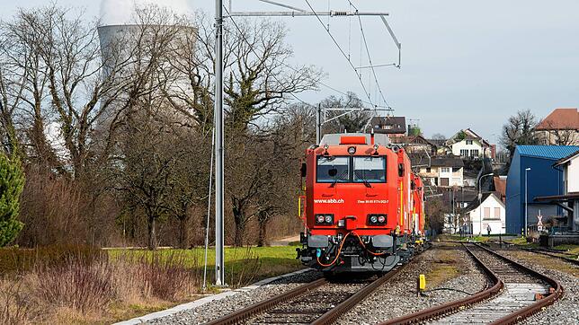 Eine Güterbahn fährt von Koblenz in Richtung Laufenburg/Schweiz. Ein neuer Verein setzt sich dafür ein, dass auf dieser Strecke auch ...