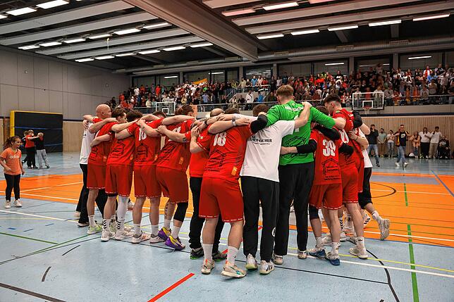 Bild 12: Der HSC Radolfzell sichert sich vorzeitig die Meisterschaft! Wir waren mit der Kamera dabei!