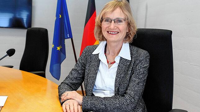 Anke Baumeister wechselt von Überlingen nach Singen und wird sich besonders mit Familien-, Betreuungs- und auch mal Strafsachen ...