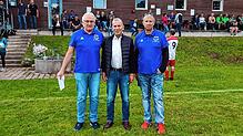 Gern gesehener Gast: Der Schaffhauser Ständerat Hannes Germann (Mitte) mit Winfried Hauser und Marcel Siebold. Bild: Moser
