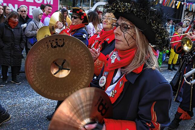 Bild 28: Alle Bilder zum Narrenbaumzug durch die Singener Innenstadt (2)