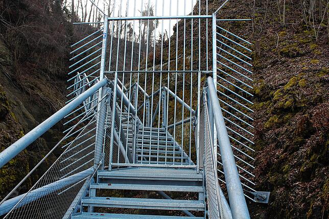 Etwa ein Drittel der neuen Steganlage in der Marienschlucht ist fertiggestellt. Bei der Vorstellung Anfang Februar war der vorbereitete ...