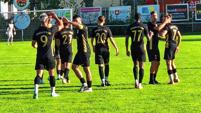 Der Verbandsligist TSV Singen bezwingt den Landesligisten FC Pfaffenweiler deutlich mit 7:0 und zieht in die nächste Runde des ...