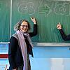 G8 wird wieder G9. Schulleiter Hans Weber und Lehrerin Simone Seelhorst blicken der neuen Schulform mit Spannung und guter Laune entgegen.