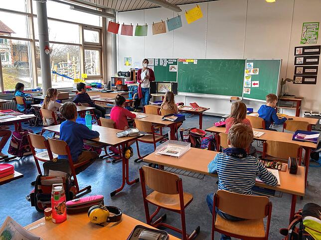Der Wechselunterricht mit halben Klassen ist auch in der Grundschule Bermatingen seit Montag Vergangenheit.